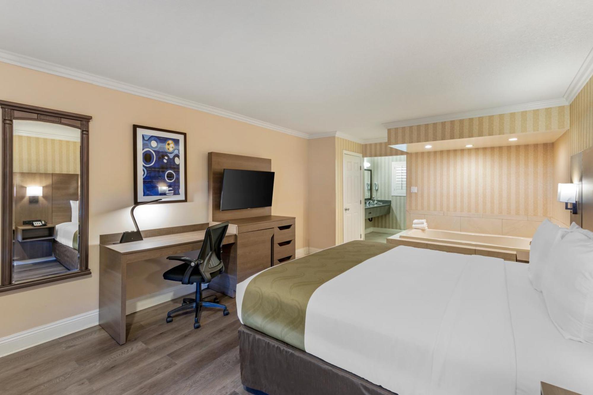 Quality Inn & Suites Anaheim Maingate מראה חיצוני תמונה