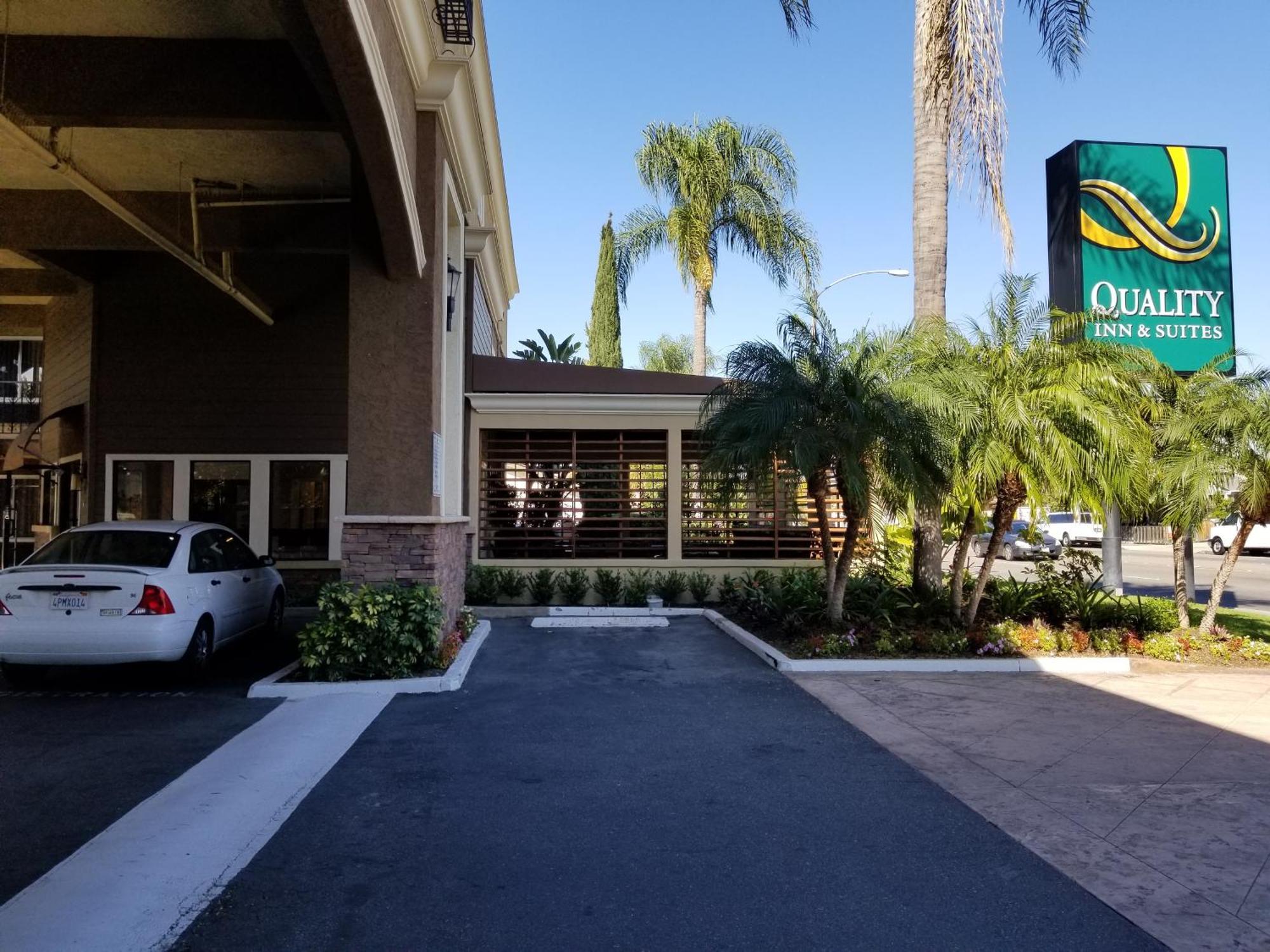 Quality Inn & Suites Anaheim Maingate מראה חיצוני תמונה